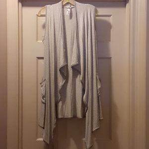 Sleeveless open cardigan/vest